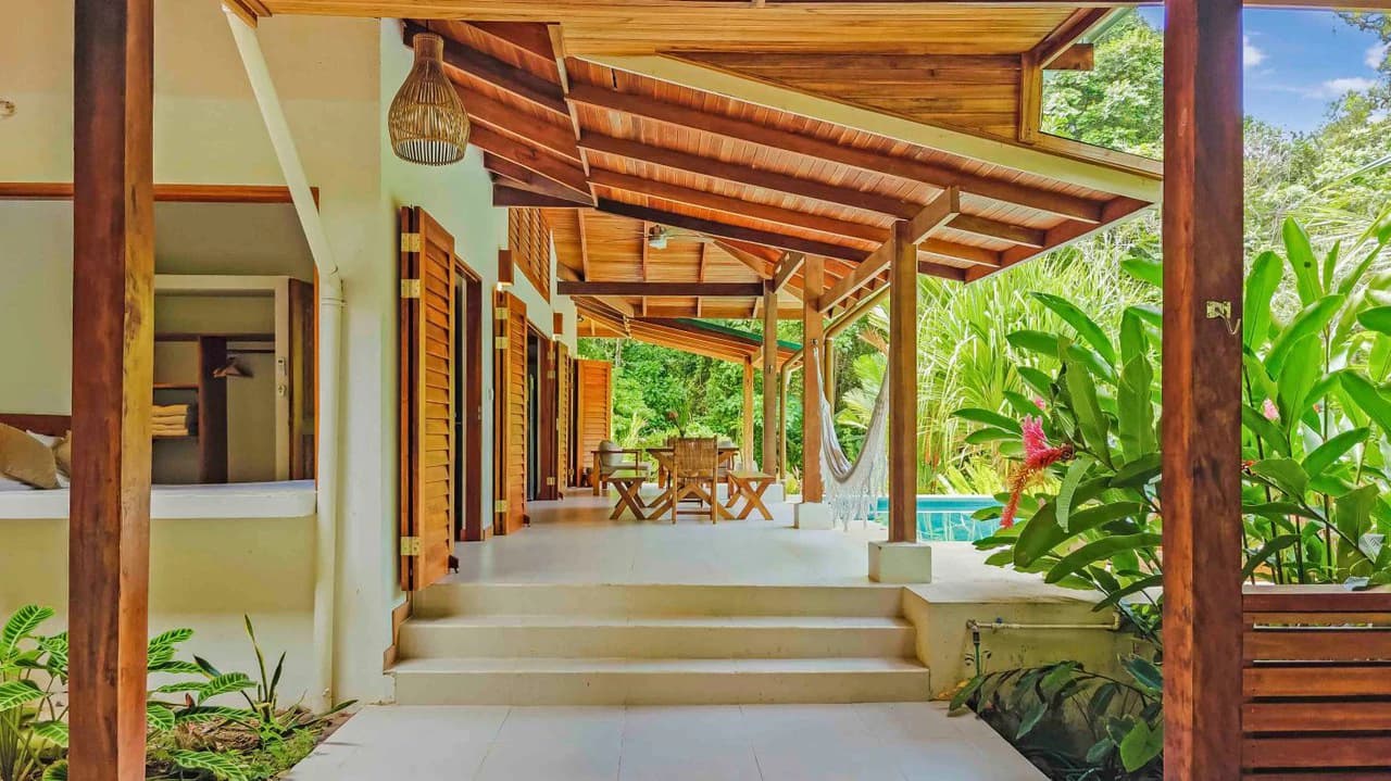 ID 498 - 3 Bd/3Ba w/Pool on 21,000m2 Lot, Punta Uva: Hilltop Estate with Expansive Outdoor Living, Infinity Pool, and Solar Power on 2.1 Hectares of Titled Land - photo 5