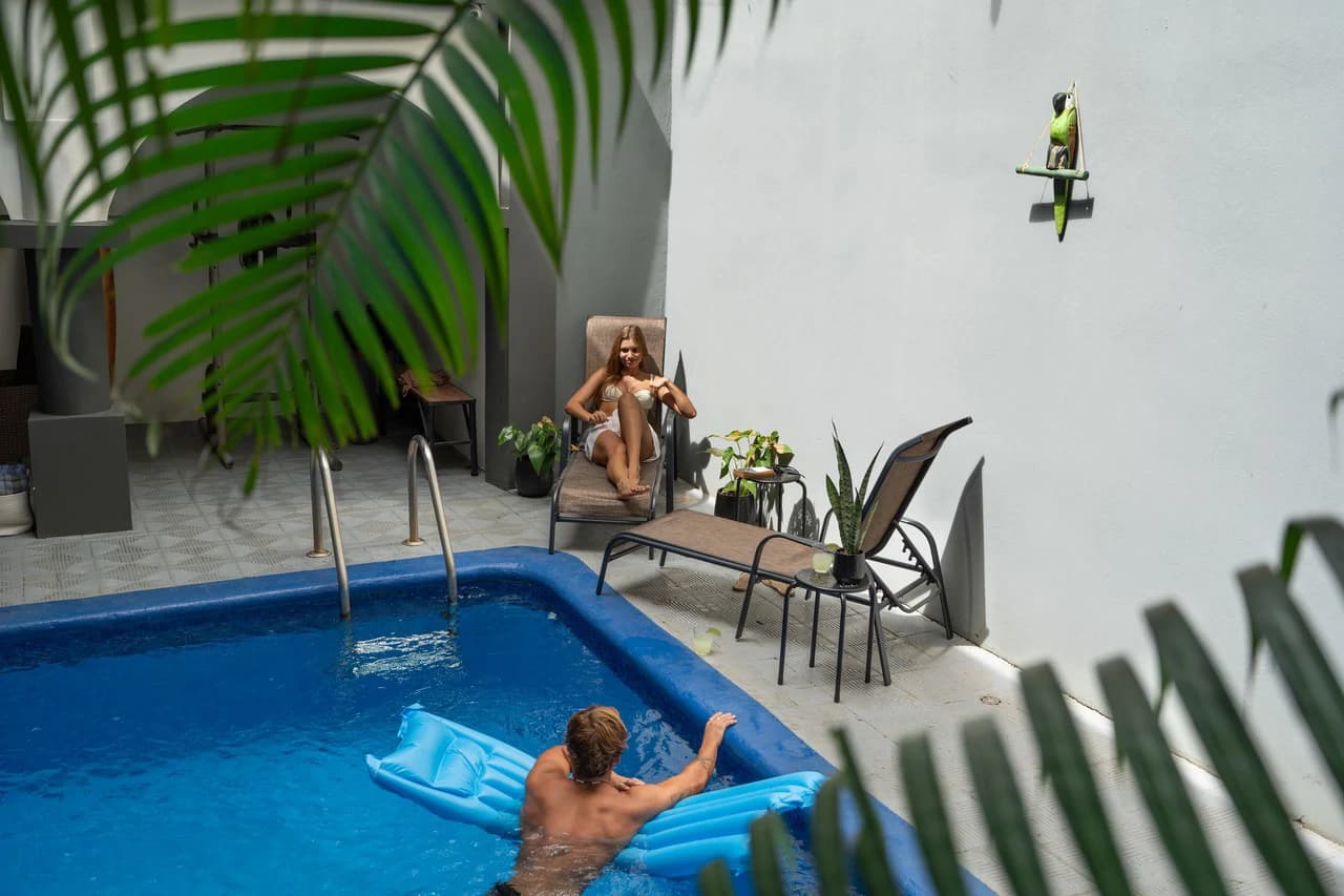Laughing Gecko Suites: Beach Suites / Boutique Hotel For Sale - photo 32