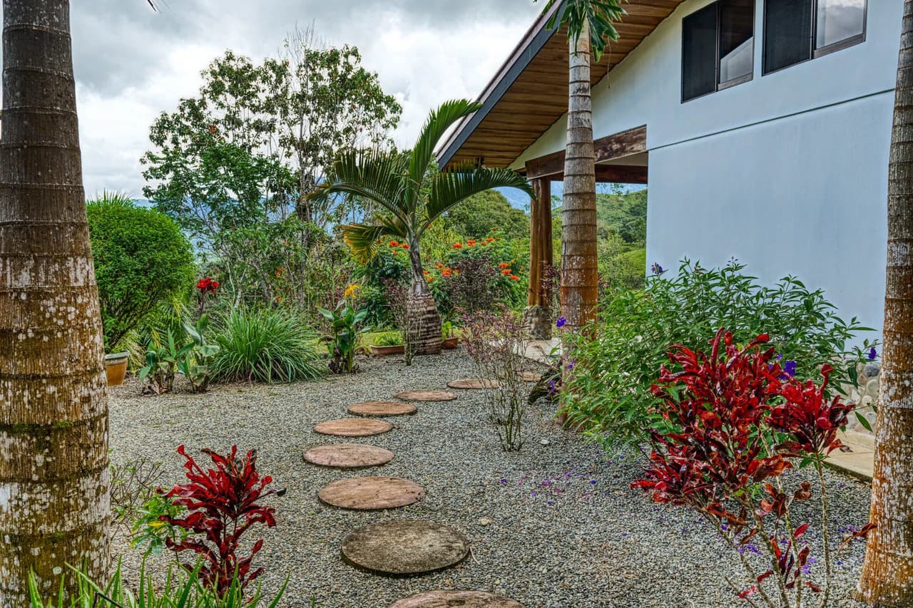 5 Bedroom Mountain Retreat Minutes from the Beach Platanillo Costa Rica - photo 52