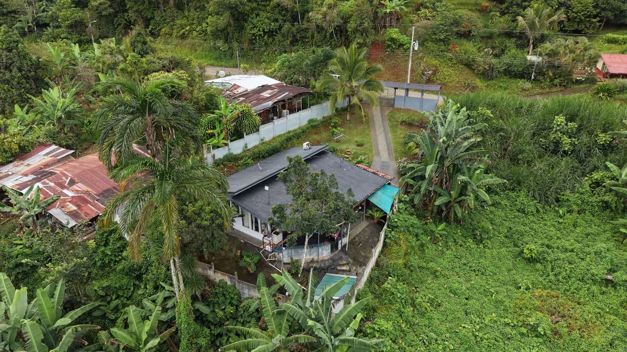 House For Sale in Páramo - photo 3