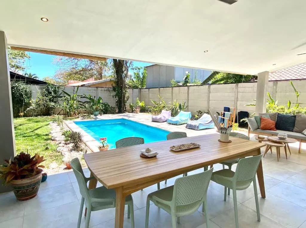 Casa Joya: Turnkey Modern Home with pool – Prime Location & Rental Income - photo 2