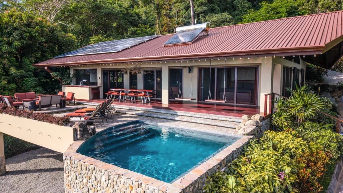 4.6 ACRES – 4 Bedroom Ultra-Private Oceanview Luxury Estate Surrounded by Rainforest!!! - photo 22