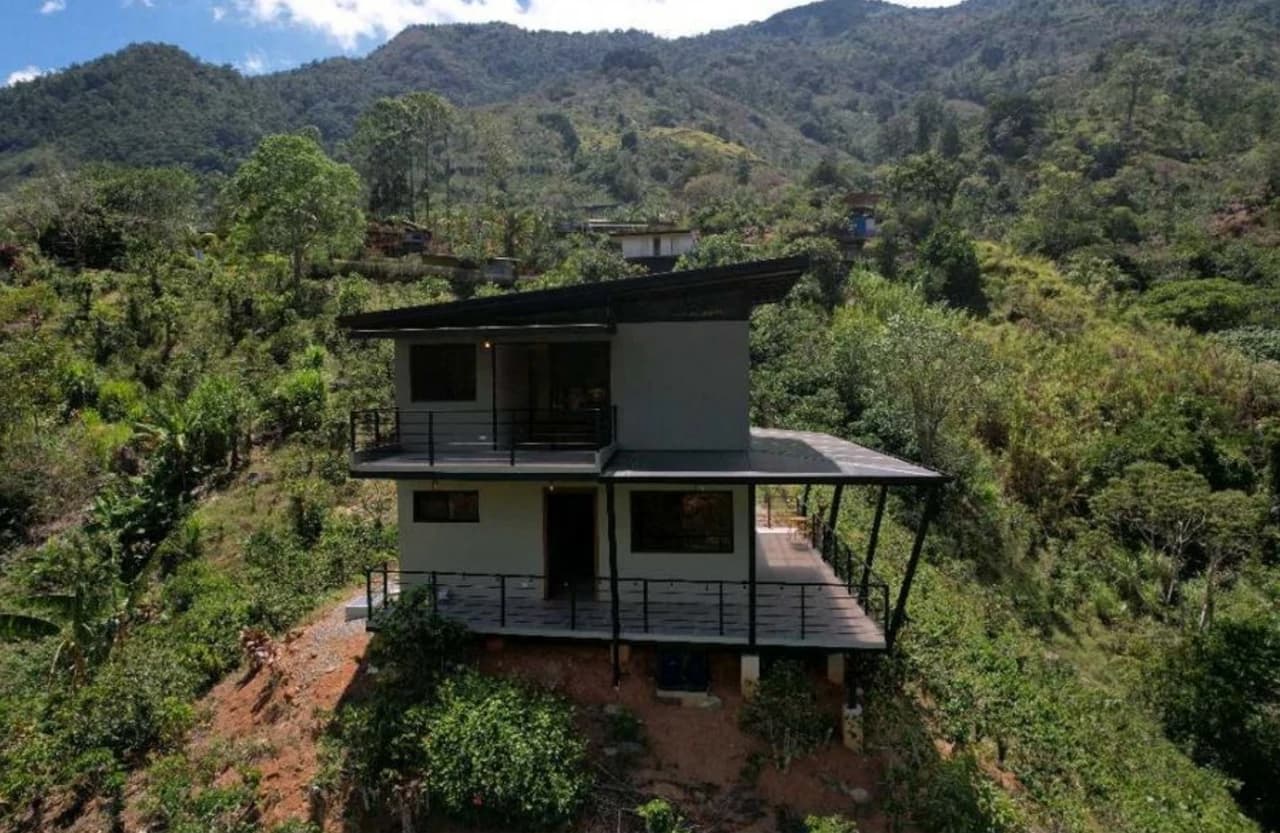 Modern Country House with Guest Cottage Amidst a Coffee Plantation in Perez Zeledon, Costa Rica - photo 2