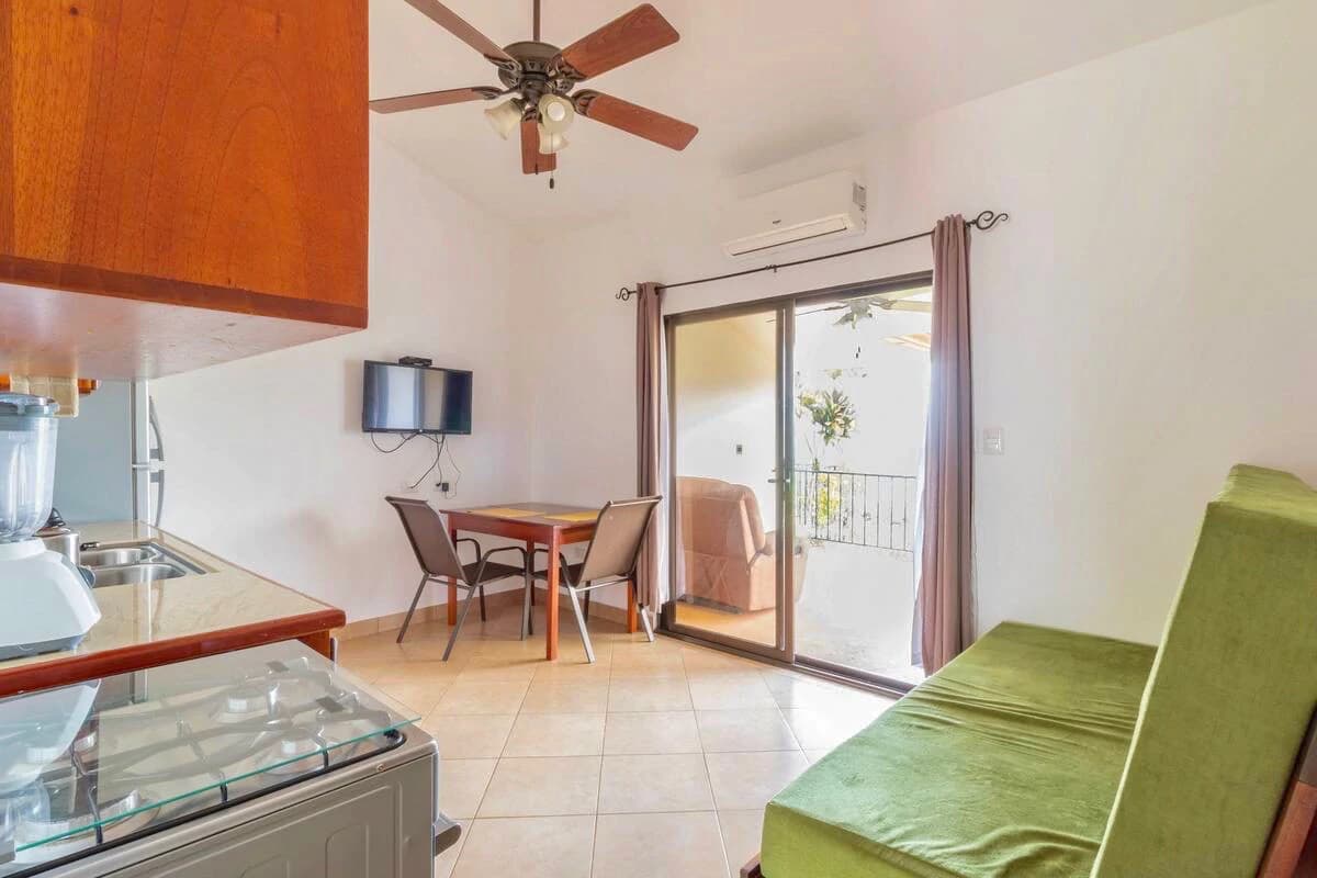 2.8 ACRES – 10 Income Producing Condos with a Pool and Spectacular Ocean and Mountain Views! Gated Community of Cascada Azul, 15min to Dominical Beach!!!: Near the Coast, Mountain and Countryside Apar - photo 11