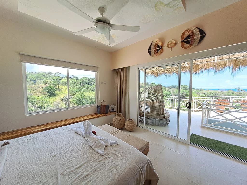 Villa Caribe & Lodge: Luxury Caribbean-Style Retreat with Stunning Ocean and Jungle Views, 3 High-End Lodges & Elegant Main Residence - photo 32