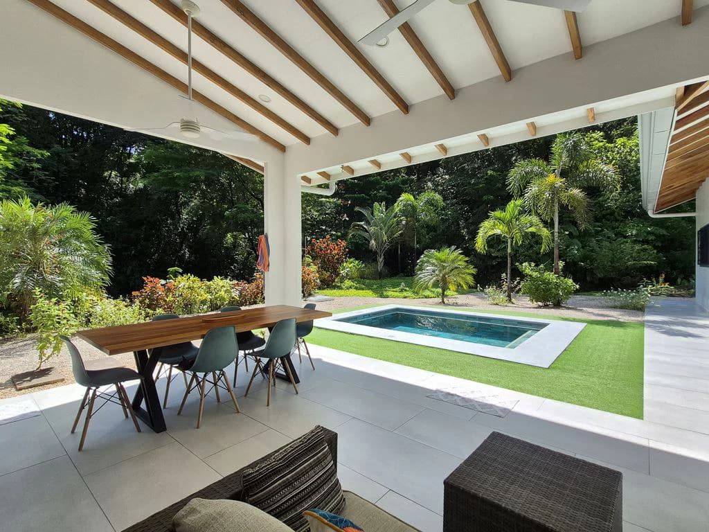 Casa Amapola: Turnkey Modern Home with Pool in a Serene Tropical Setting, very close to Samara