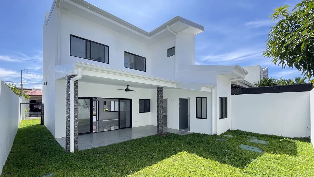 Brand-New Home for Sale in Condominio Montezuma, Grecia – 3 Bedrooms, Home Office & Private Garden - photo 20