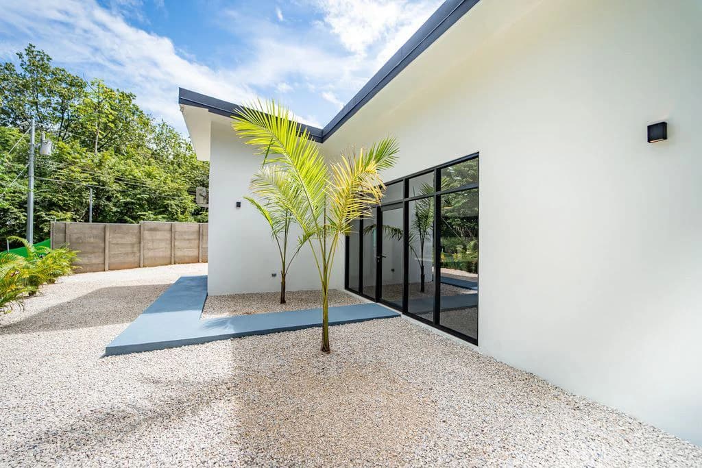 Casa Quetzal del Bosque: Turnkey Tropical Living with Income Potential – Just 5 Minutes from Carrillo Beach - photo 15