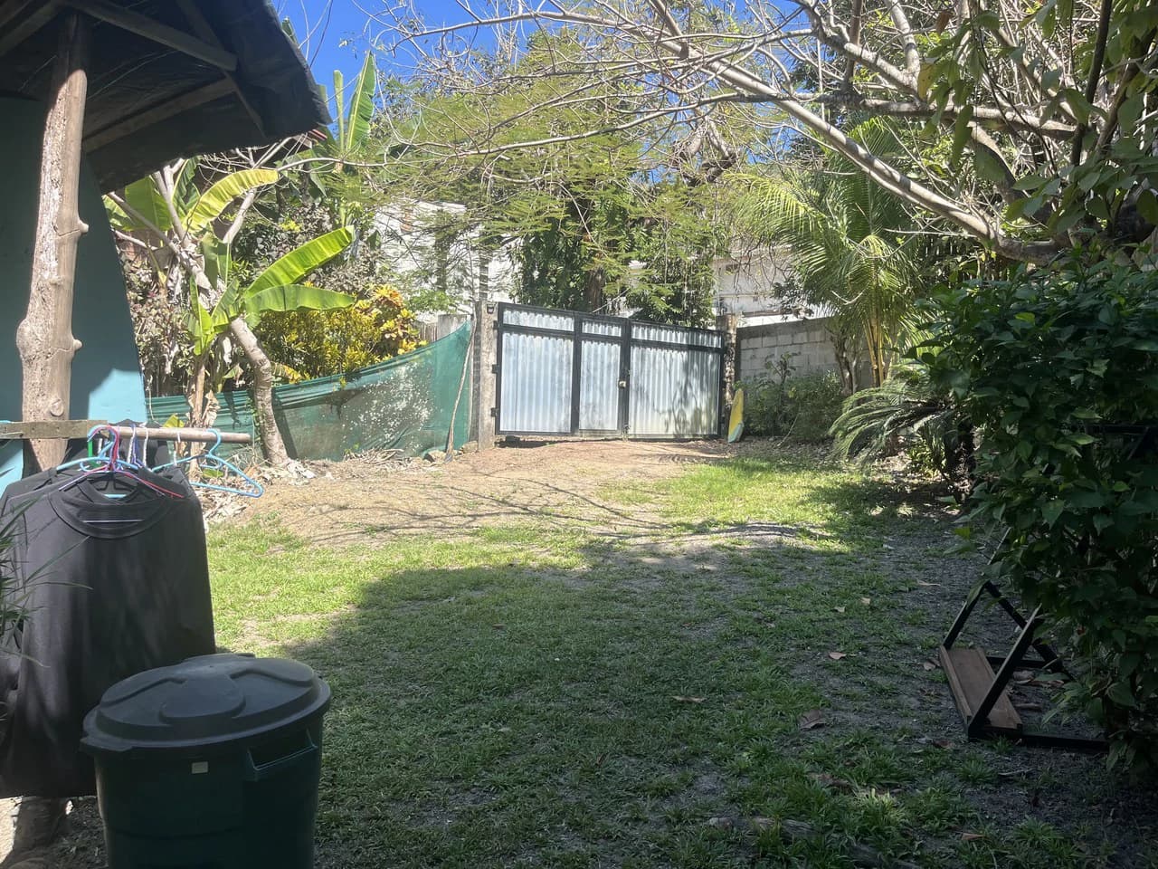 400m2 Walk to the Beach in Hermosa: With Two structures ready for remodeling with great rental potential - photo 2
