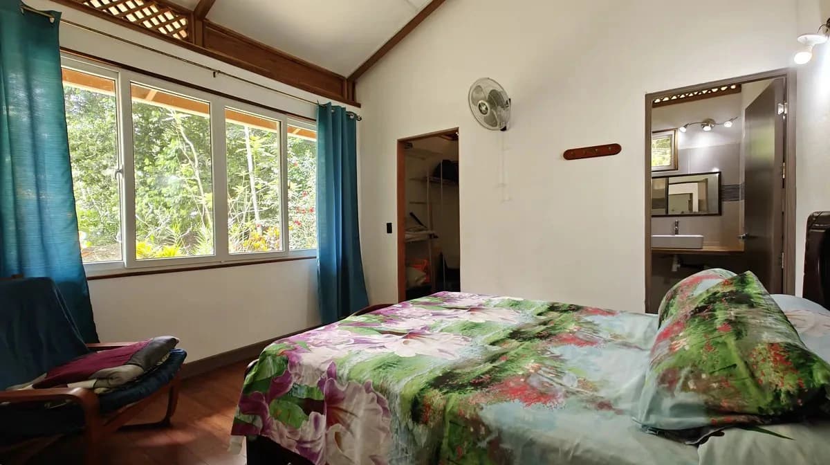 ID 1055: Elevated Jungle Residence on Expansive Riverfront Jungle Land - photo 12
