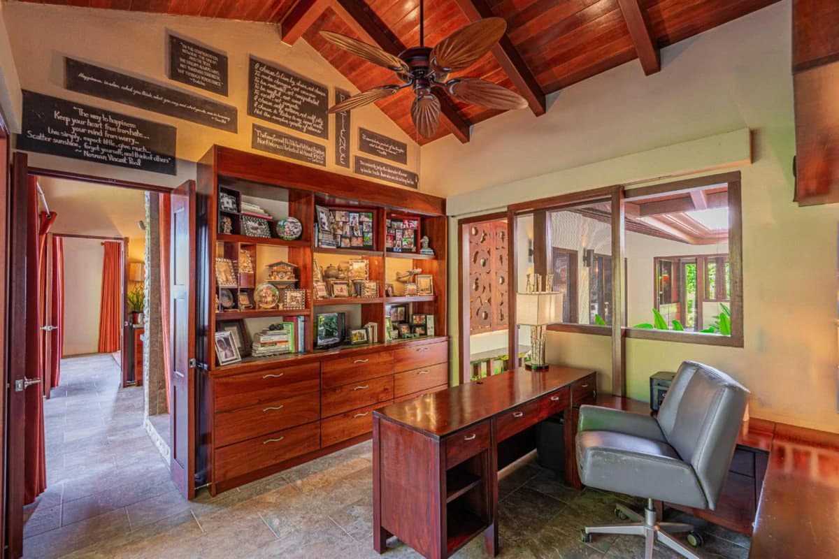 4.6 ACRES – 4 Bedroom Ultra-Private Oceanview Luxury Estate Surrounded by Rainforest!!! - photo 8