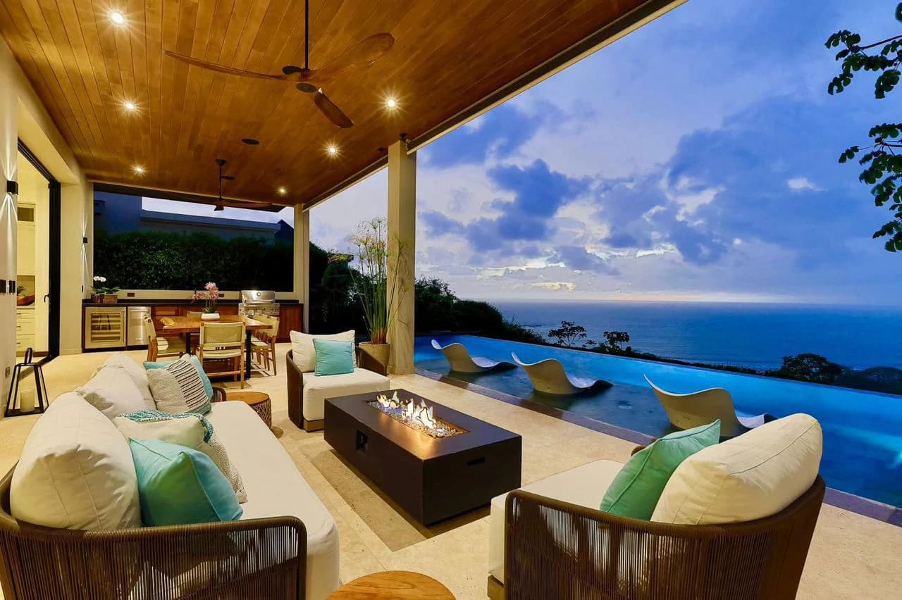 Luxurious 5 Bedroom Coastal Estate Dominical - photo 9