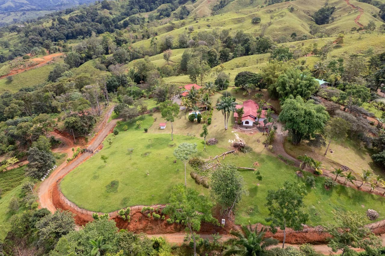 5 Bedroom Mountain Retreat Minutes from the Beach Platanillo Costa Rica - photo 73