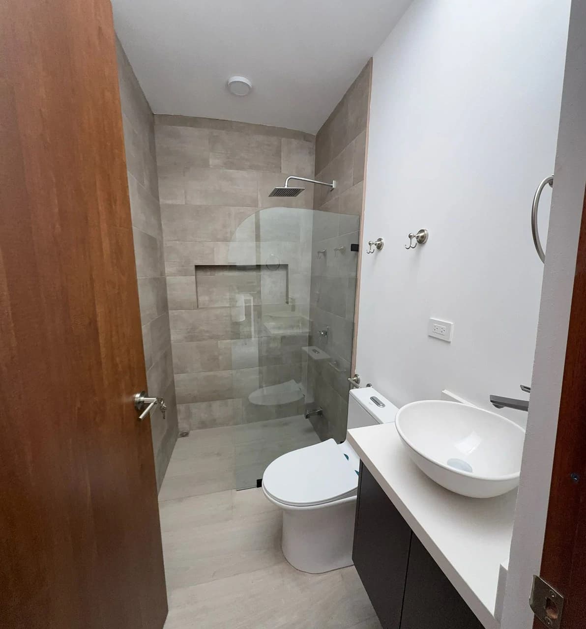 Modern Tropical Home. Playa Herradura: Near the Beach. Modern Tropical Home. Playa Herradura Costa Rica - photo 6