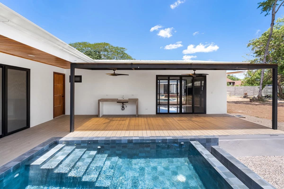 Casa Solana: Brand-New Modern Home in Palm Beach Estates, 2-Minute Walk to the Beach! - photo 26