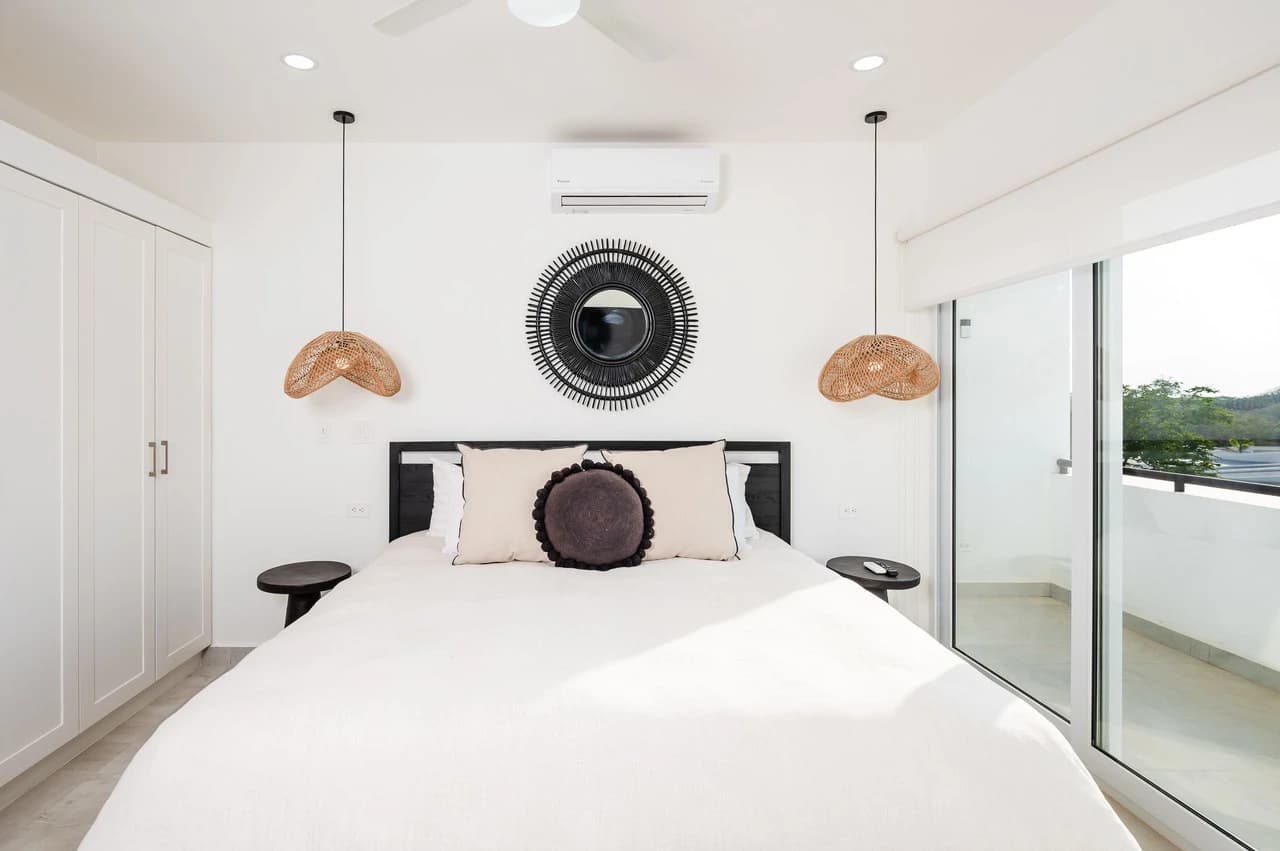 The Enclave: Ultra-Modern 5 Bedroom Villa Located Minutes From the Beach! - photo 23