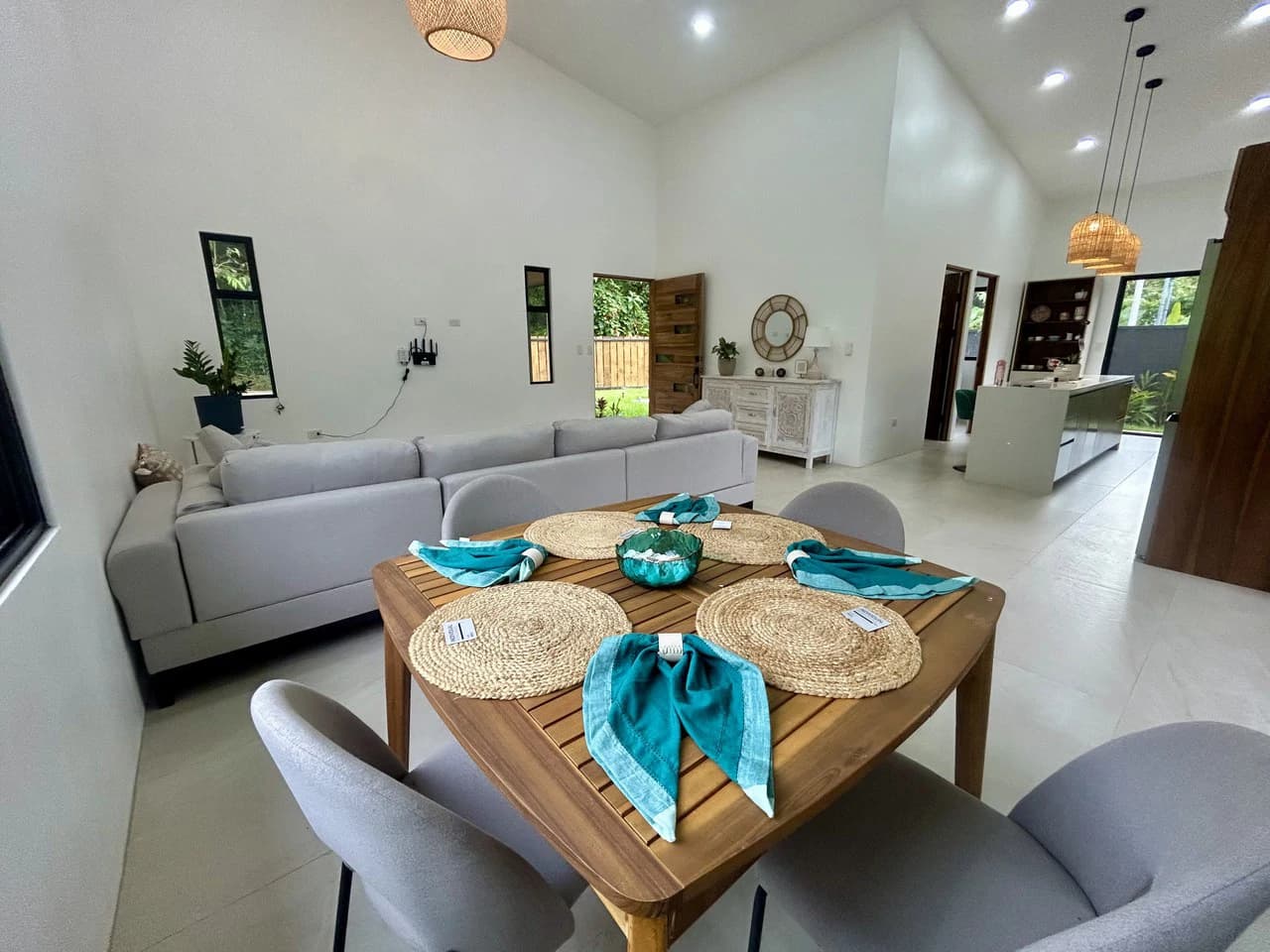 Casa Jardines: Brand new house with pool - photo 17