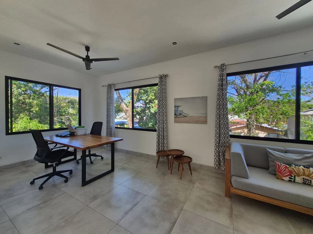 Casa Joya: Turnkey Modern Home with pool – Prime Location & Rental Income - photo 20