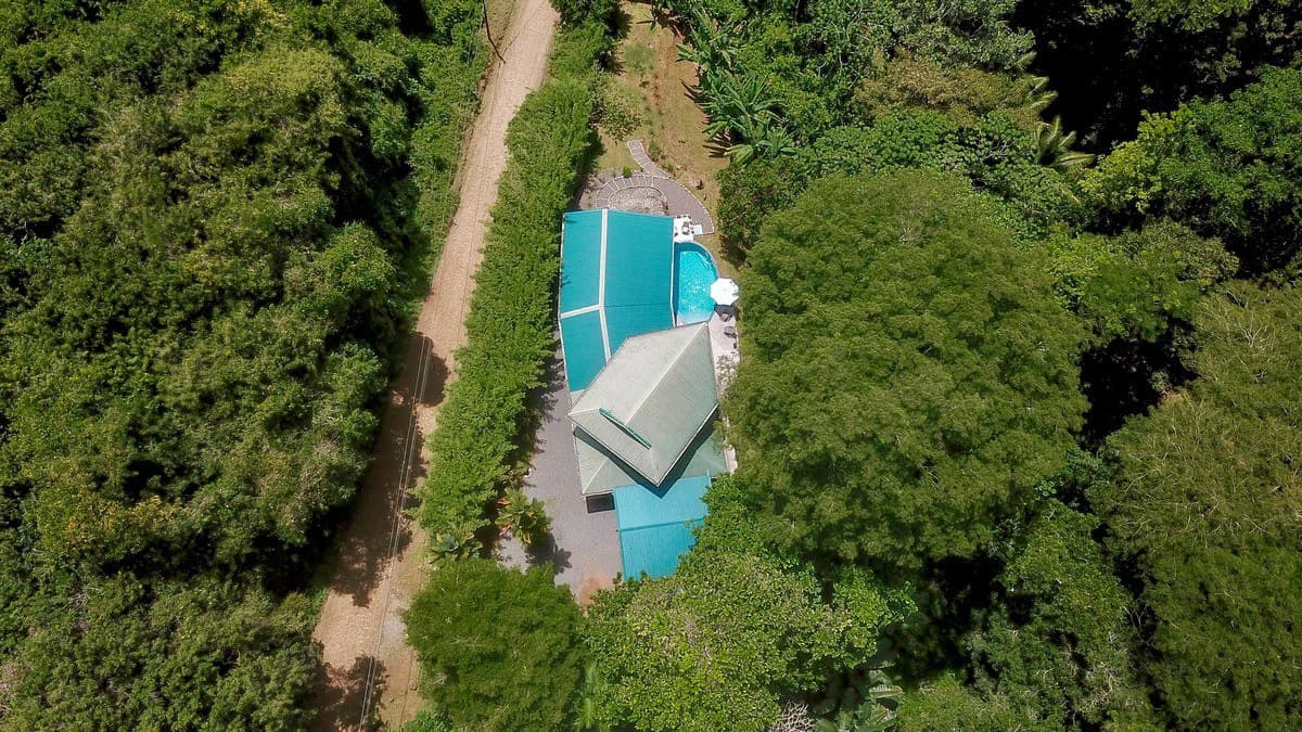 0.8 ACRES- 2 Bedrooms w/ Conversion Potential to 3 Bedrooms, 2 Full Bathrooms, Saltwater Pool, 8min to Dominical, and TWO 4×4 Vehicles Included!!! - photo 11