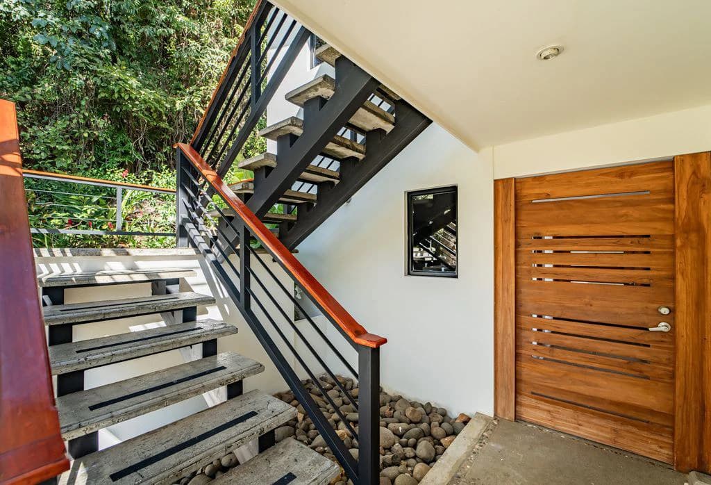 Casa Que Pasa: Exquisite Contemporary Hillside Home in a 1.6-acre Property Overlooking The Pacific Ocean - Enjoy Coastal Living in a Prime Location - photo 11