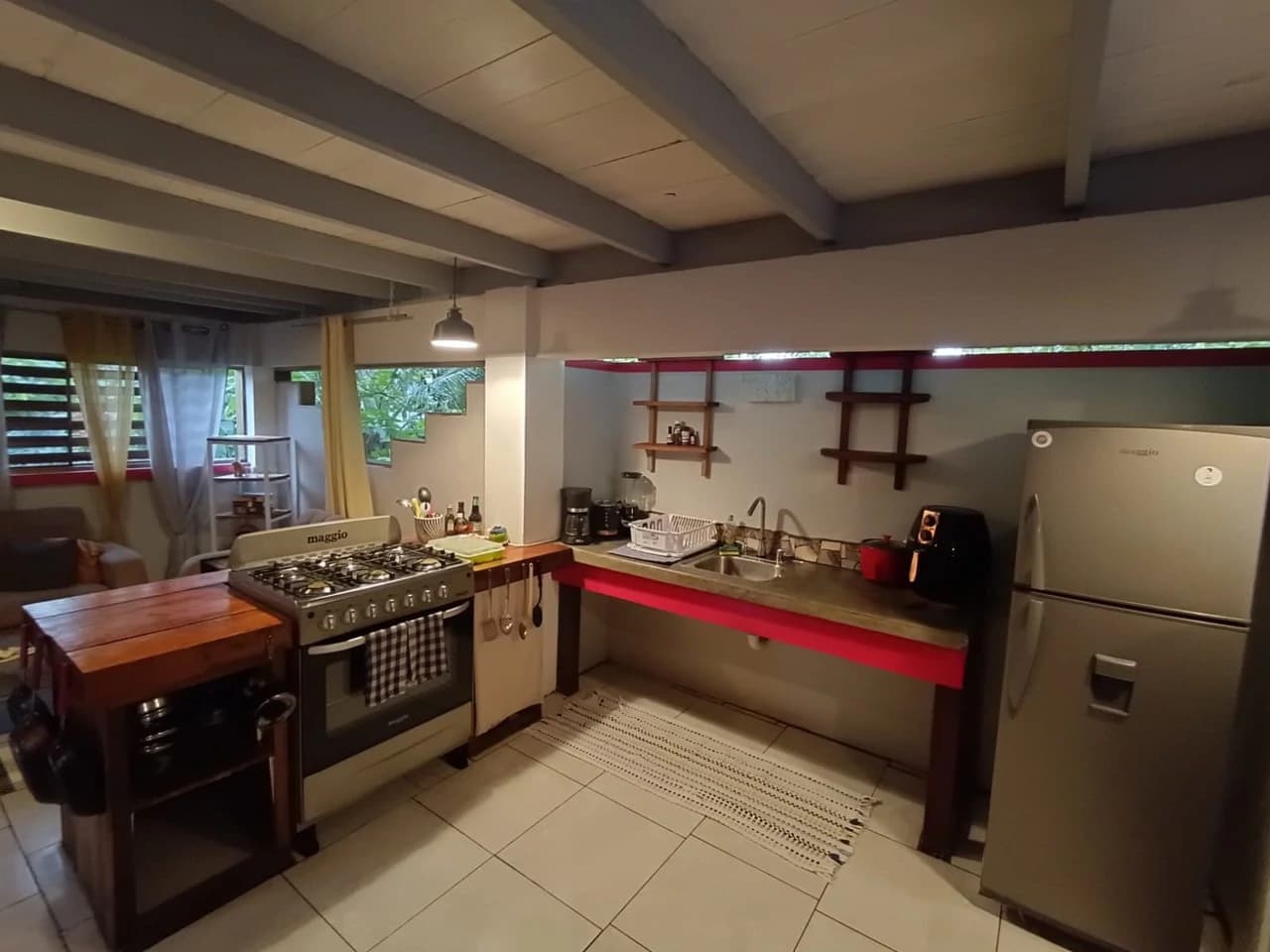 6 Bd/4 Ba: Income Producing 3 Unit Apartment In Downtown Puerto Viejo - photo 11