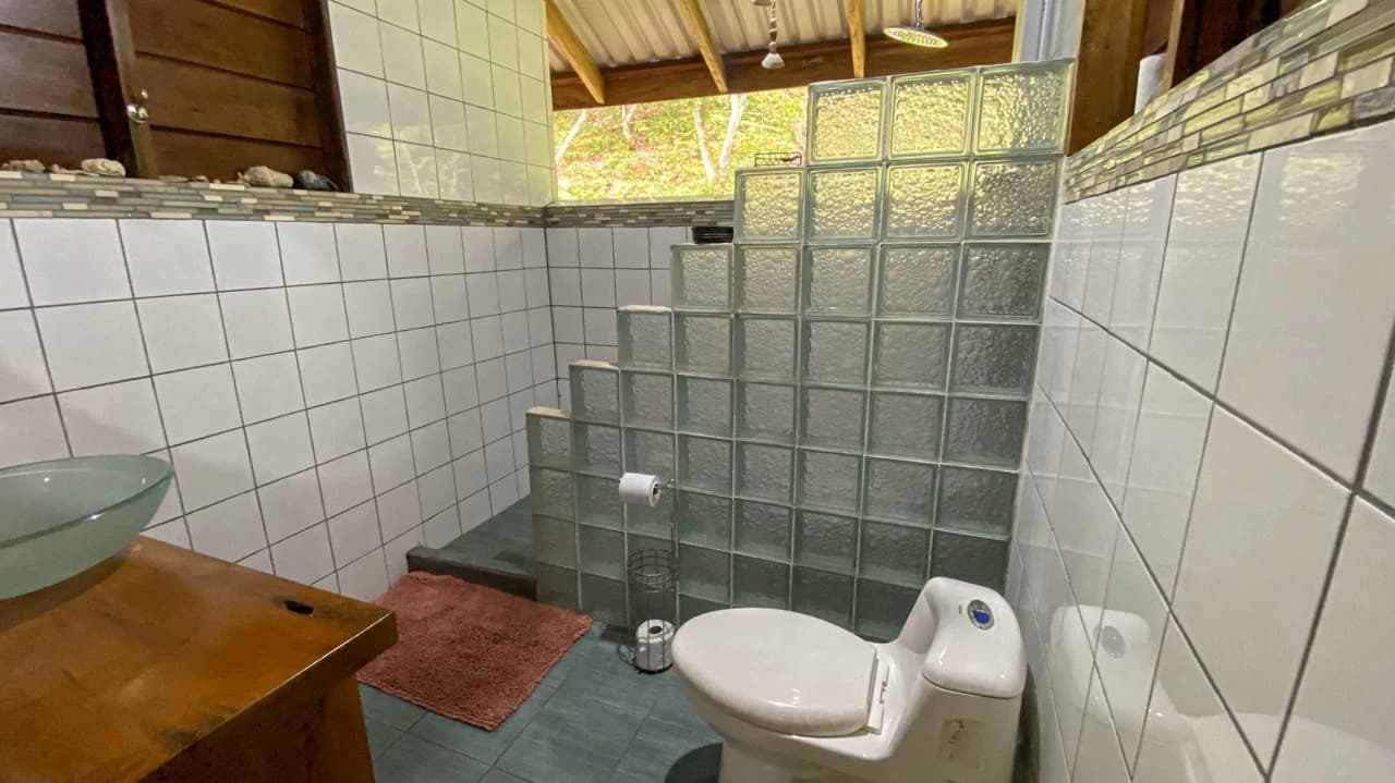 4 Bd/3 Ba - Two Caribbean Homes w/ Pool, on 5000m²: Dual Home Jungle Property in Punta Uva - photo 14