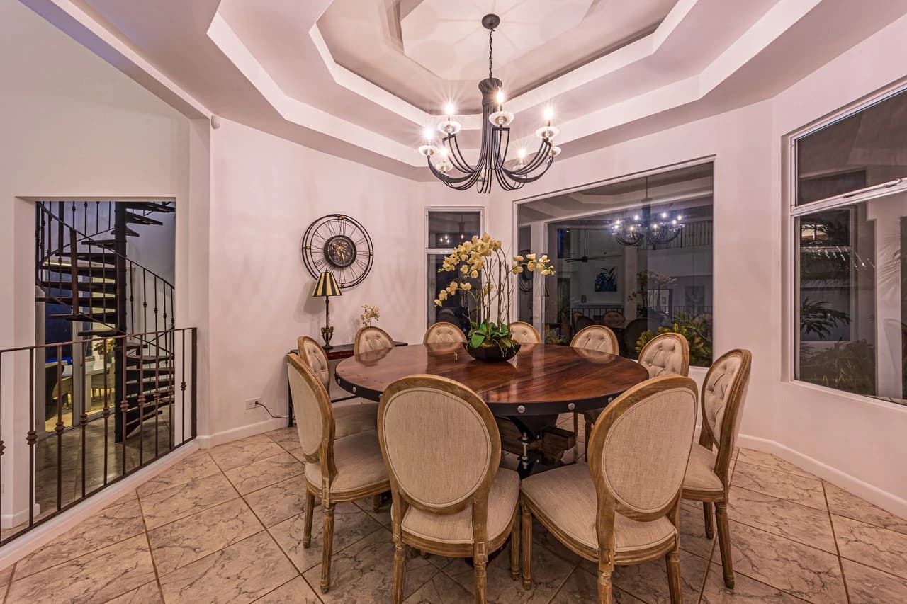 17 ACRES – 5 Bedroom Grand Estate, Guest House, SPECTACULAR VIEWS!!! - photo 12