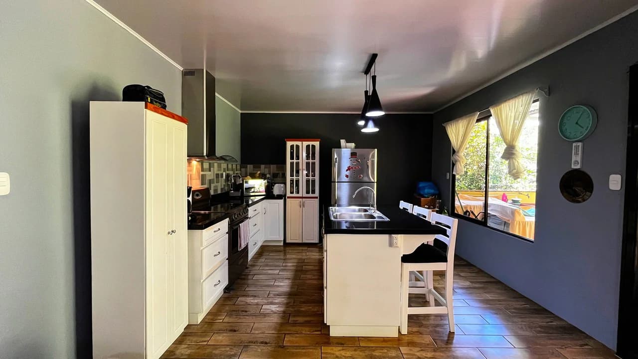 Countryside House For Sale in San Isidro del General - photo 5