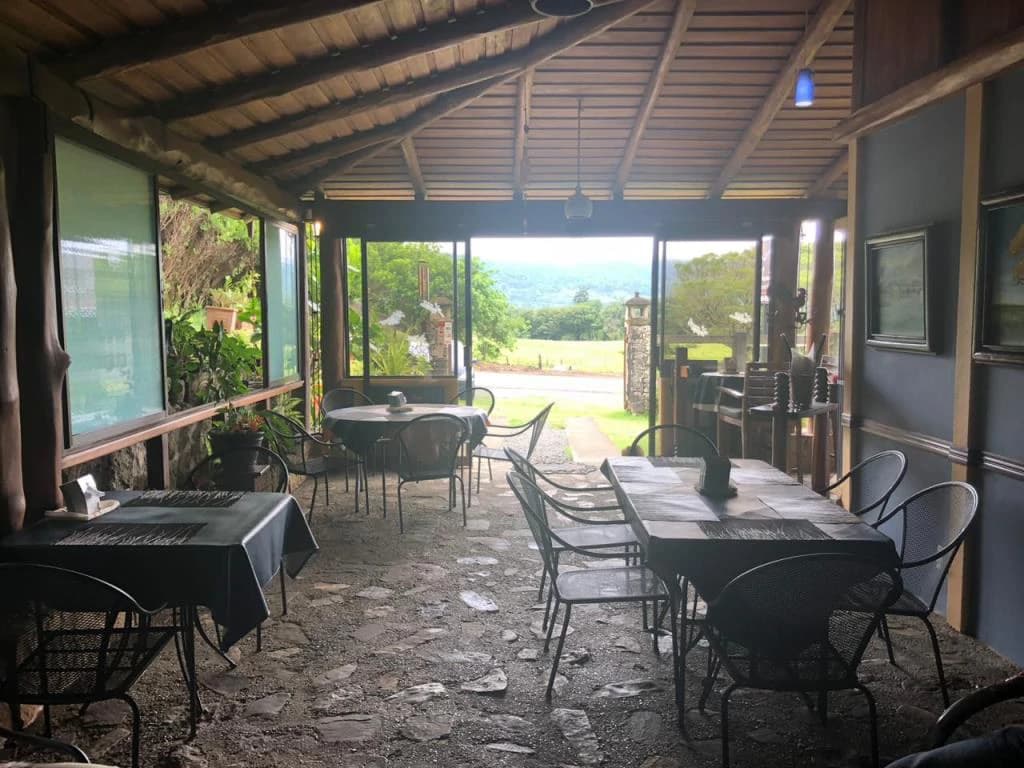 Beautiful Mountain Property for Sale in the Tourist Area of Miravalles, Currently Rented and Operating as a Restaurant – Excellent Investment Opportunity - photo 7