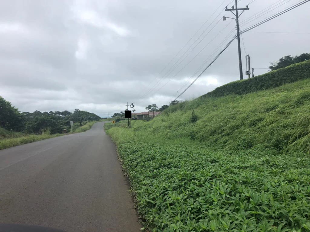 Beautiful Mountain Property for Sale in the Tourist Area of Miravalles, Currently Rented and Operating as a Restaurant – Excellent Investment Opportunity - photo 31