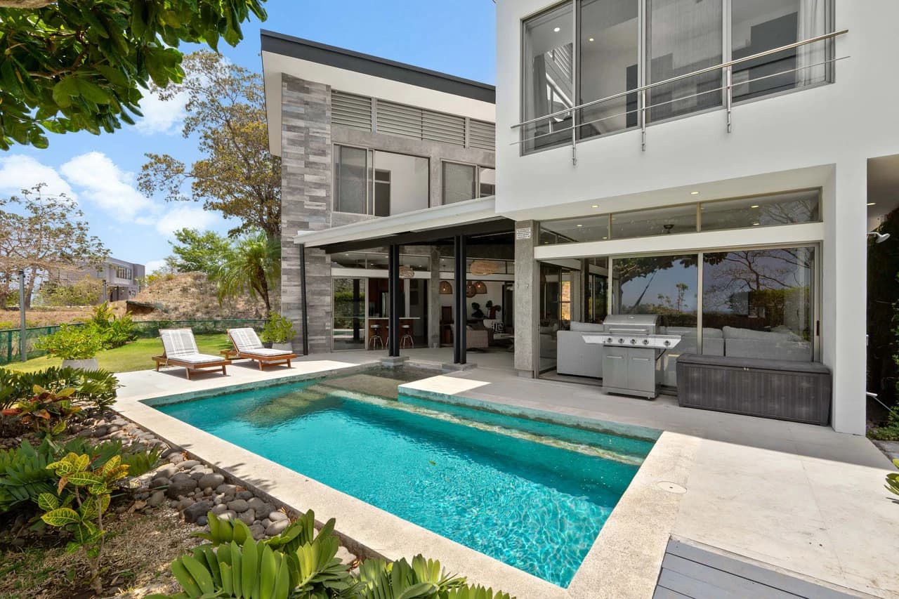 Casa Hijau: Modern Ocean-View Surf Home in Marbella - photo 29
