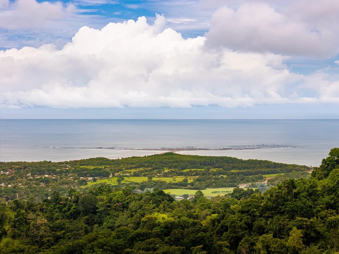 Luxury Ocean View Retreat Overlooking the Whale’s Tail – Proven Rental in Gated Enclave - photo 8