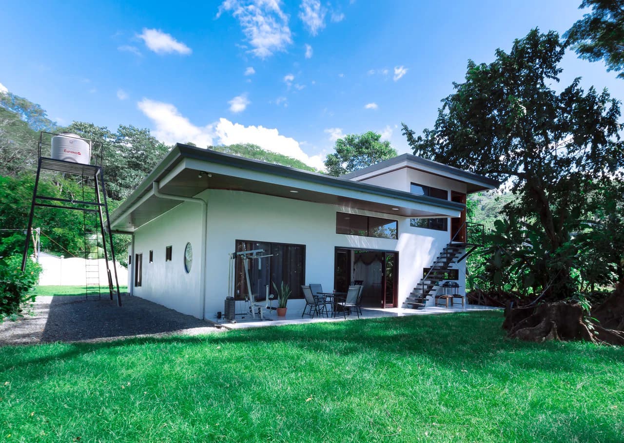 BRAND NEW 3-bedroom home, 5 minutes to Dominical Beach. - photo 35