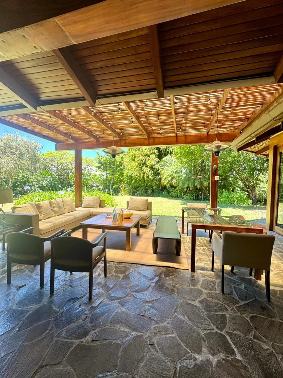 Zurcher Masterpiece Heredia: Splendid one story home - photo 14