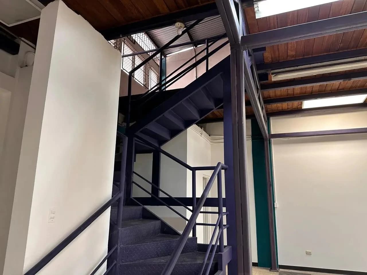 High-Impact Commercial Building in Downtown San José 698 m² of Construction | Catedral District | ZC-2 Zone - photo 7