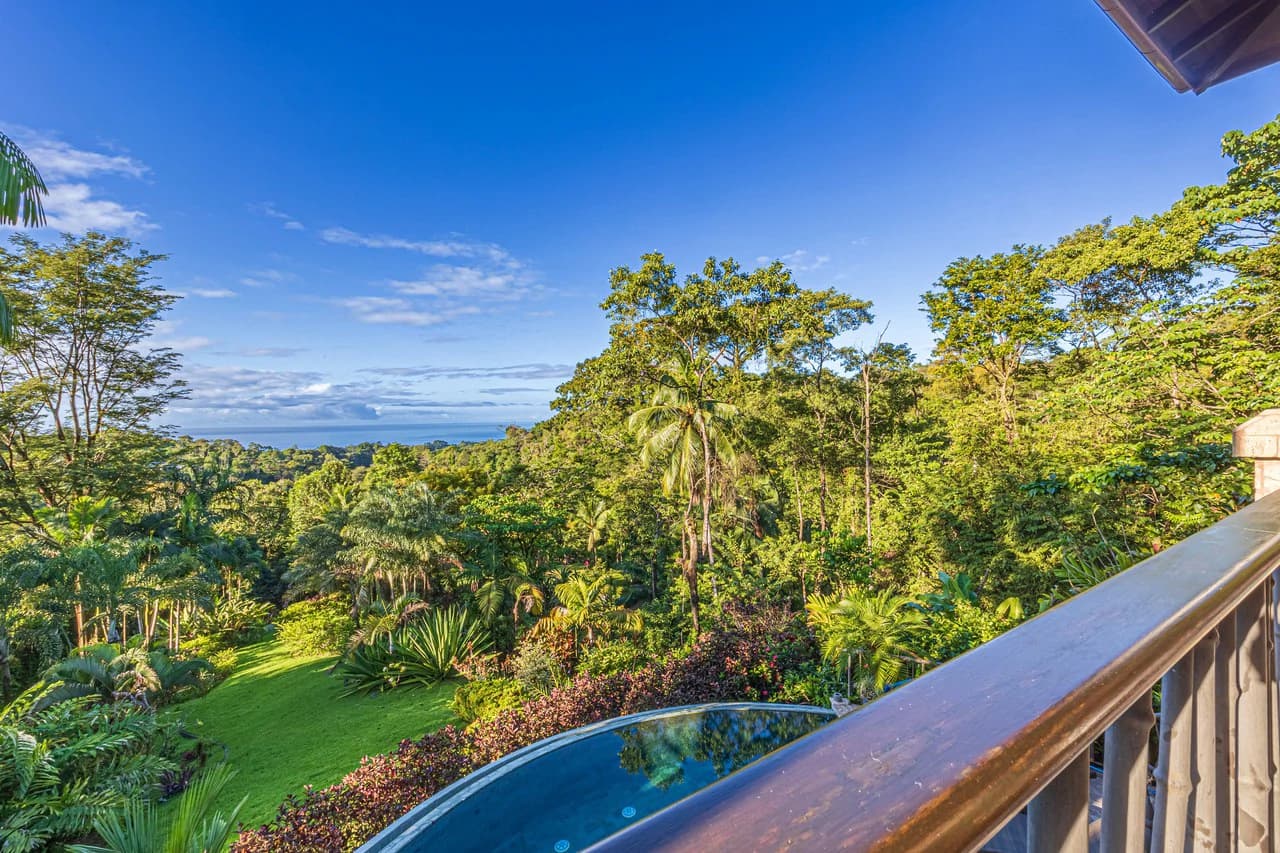 Luxurious Coastal Retreat with Ocean Views in Uvita, Costa Rica - photo 4
