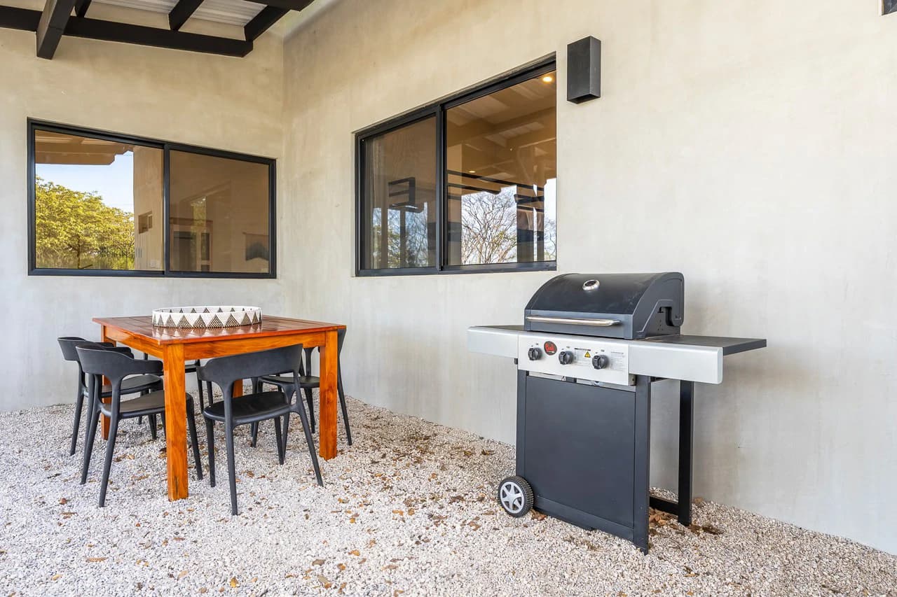 Casa Serena: Modern Villa with Pool and Guest House - photo 6