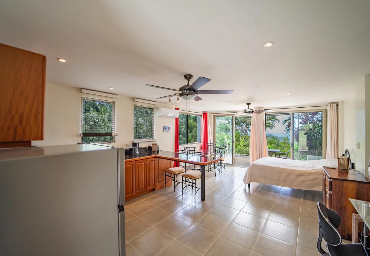Casa Cavalier: 3BR Ocean View Mountain Home with Studio Apartment - photo 30