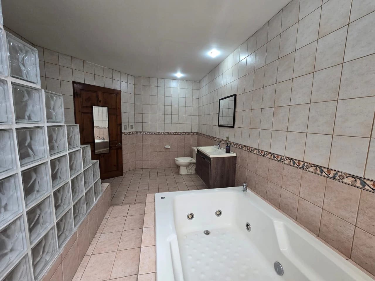 LARGE HOUSE FOR SALE IN MERCEDES NORTE, HEREDIA - photo 44