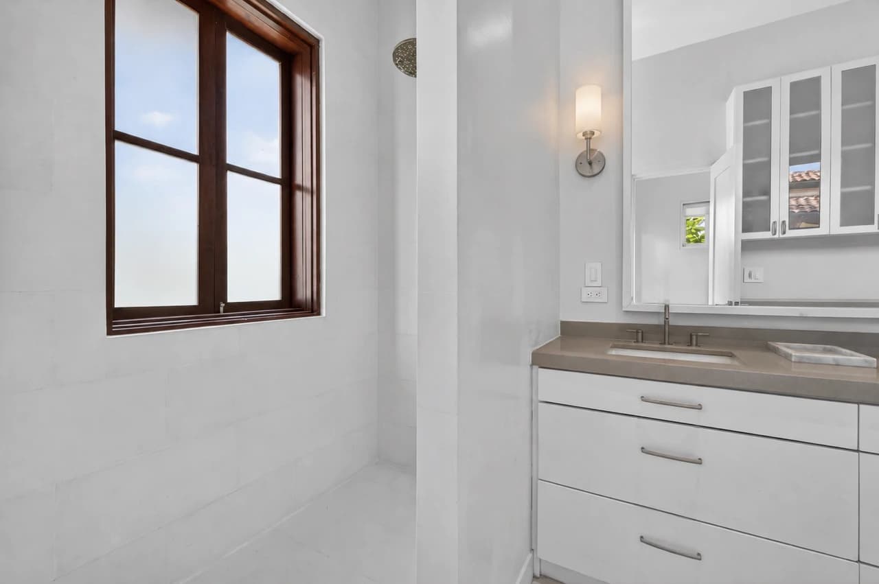 25 Paseo Del Mar: Best-Priced Beachfront Home in Las Catalinas - photo 23