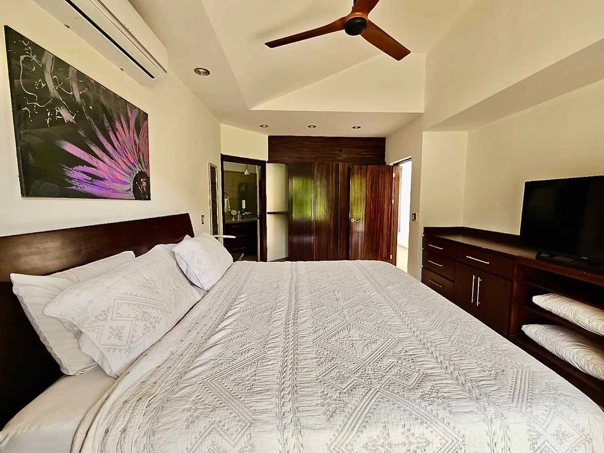 ID 4200: Villa Oasis del Golf: Exceptional Golf Course Living in Los Delfines Golf & Country Club - photo 34