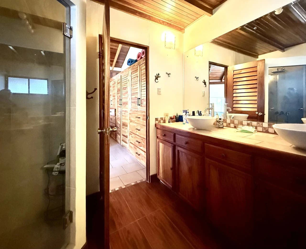 CASA DE LAPAS - OCEAN VIEW: Could you live at the Top of a Mountain in Costa Rica? Because.... now you can! Billion dollar views and LARGE ACREAGE for only $1 Million USD. - photo 32