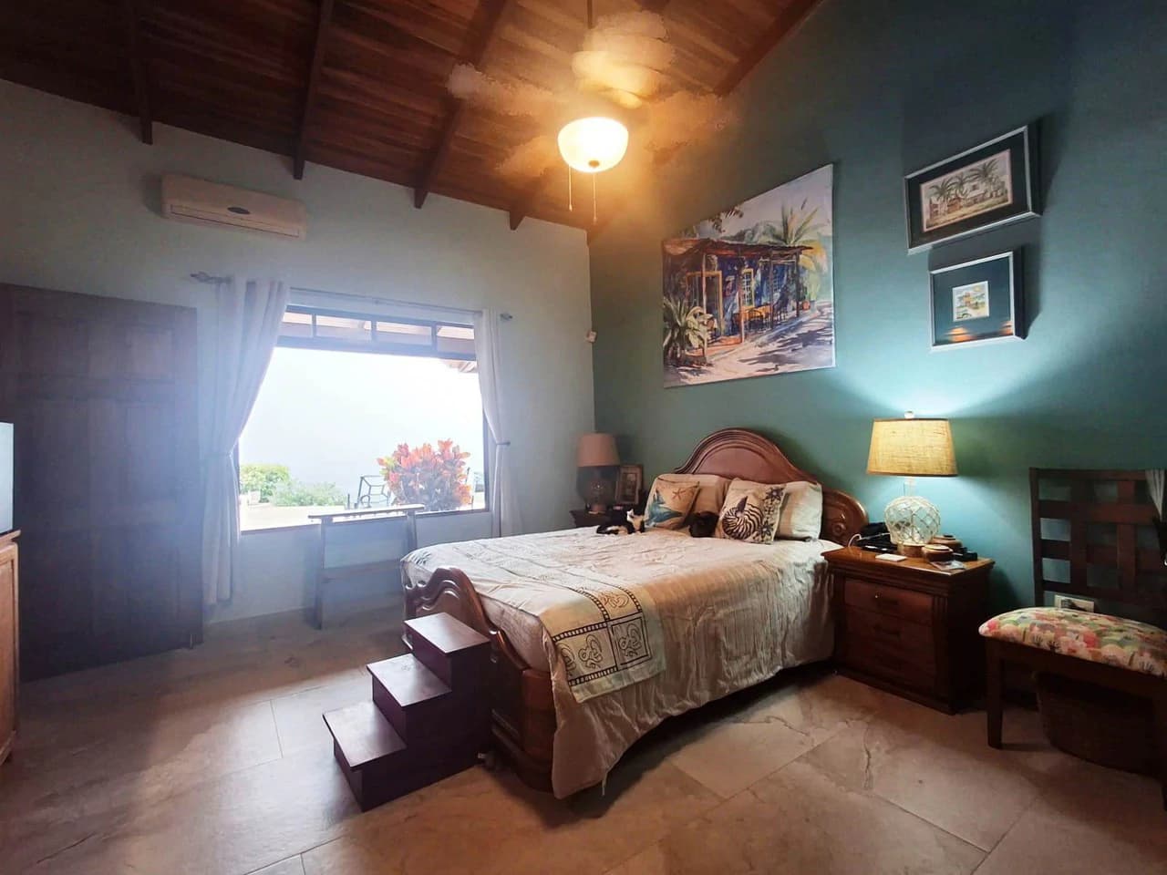 Casa Pristine Elegance: A Rare Costa Rican Estate with Unobstructed City-to-Ocean Views! - photo 18