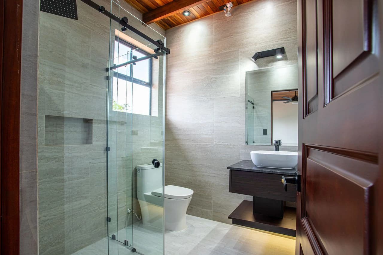 Modern Home for Sale in Atenas, Costa Rica - photo 14