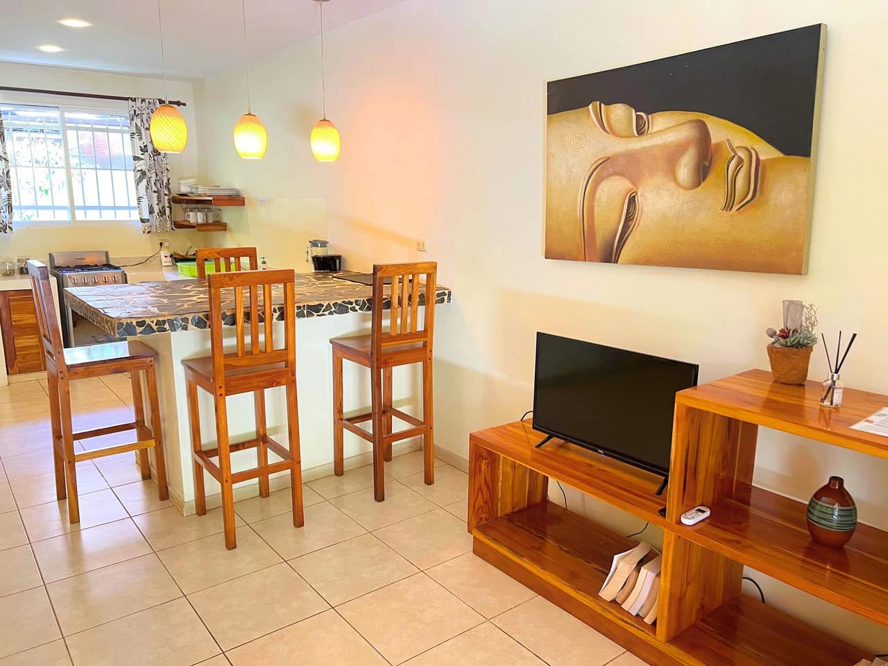 Santa Teresa 2 Bedroom House + 6 Rental Apartments: A Multi Unit Vacation Rental with Pool & Steps from the beach - photo 5