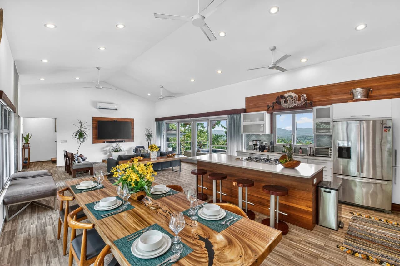 Casa Pochote: Artisan Luxury Villa Near Tamarindo | Pool, Jacuzzi & Langosta Beach Club Membership Included - photo 9