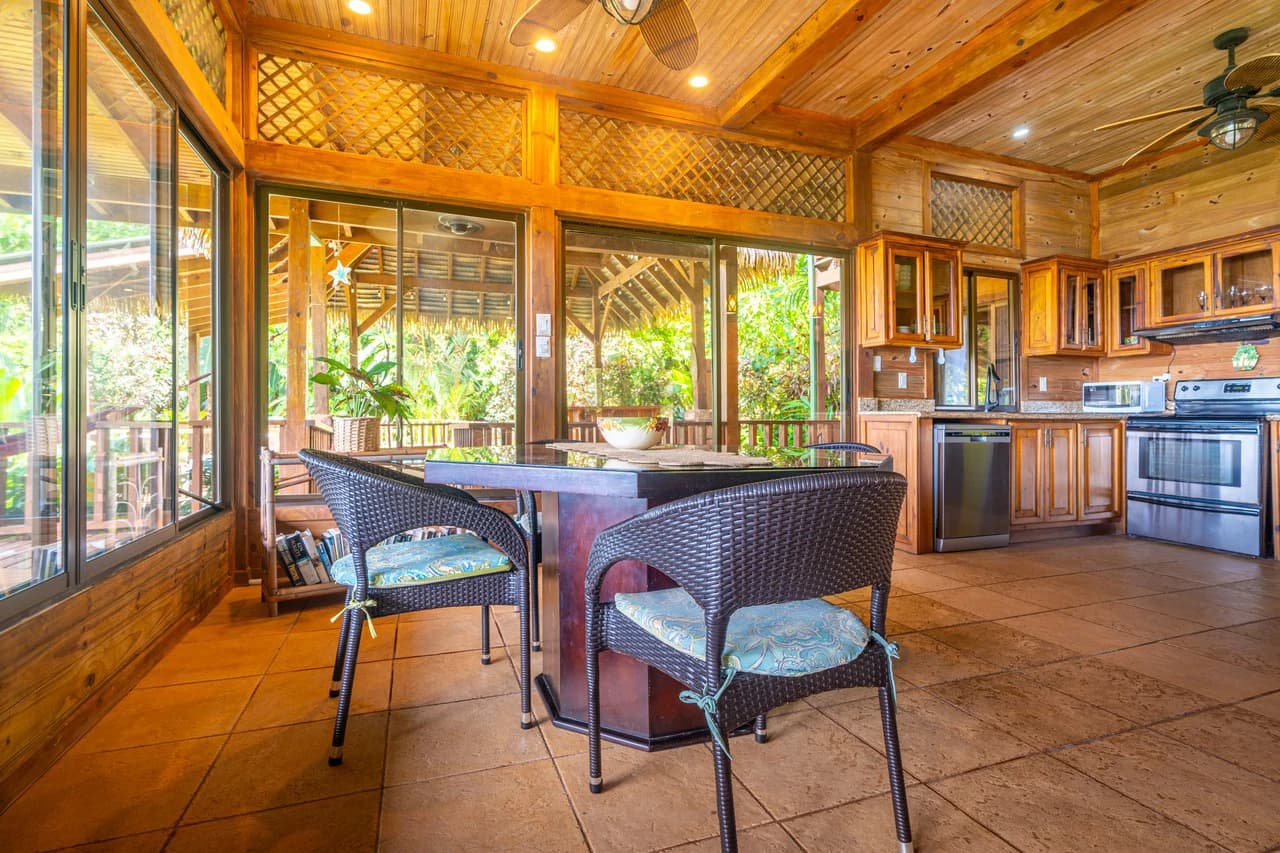 VILLA KRISTINA MARIA - 3.84 ACRES - PERLA DE BALLENA ESTATES: Mountain House For Sale in Bahía Ballena - photo 24