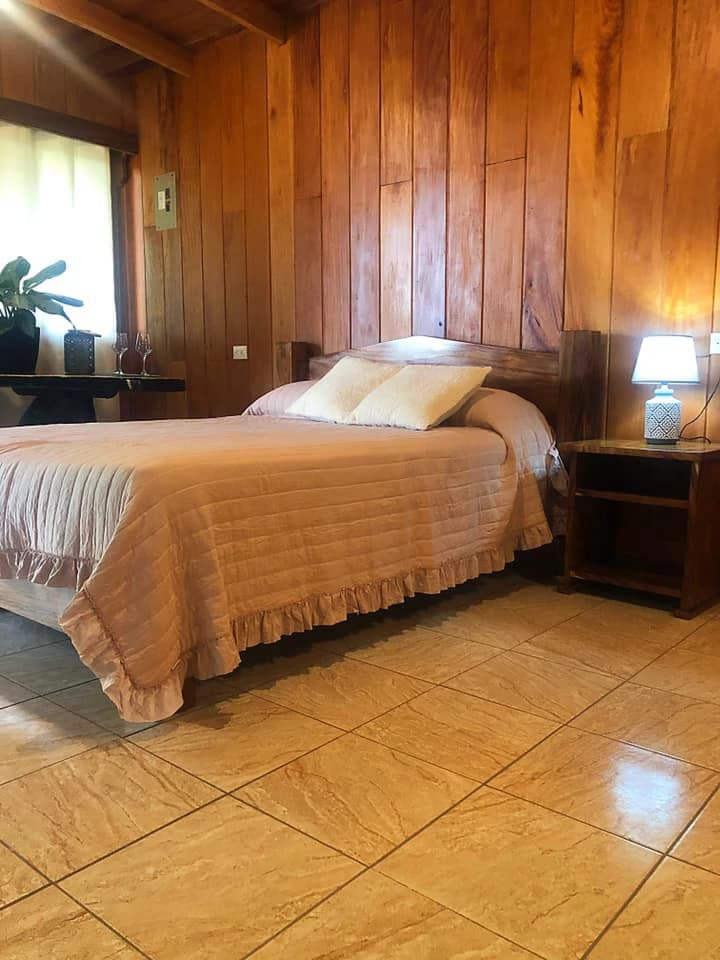 2 Acres with 4 houses Centrally located in Monteverde BV0224: Turn-Key Accommodations Business on 2 Acres Just 5 Minutes from Santa Elena – Surrounded by Nature, Ready to Grow - photo 11