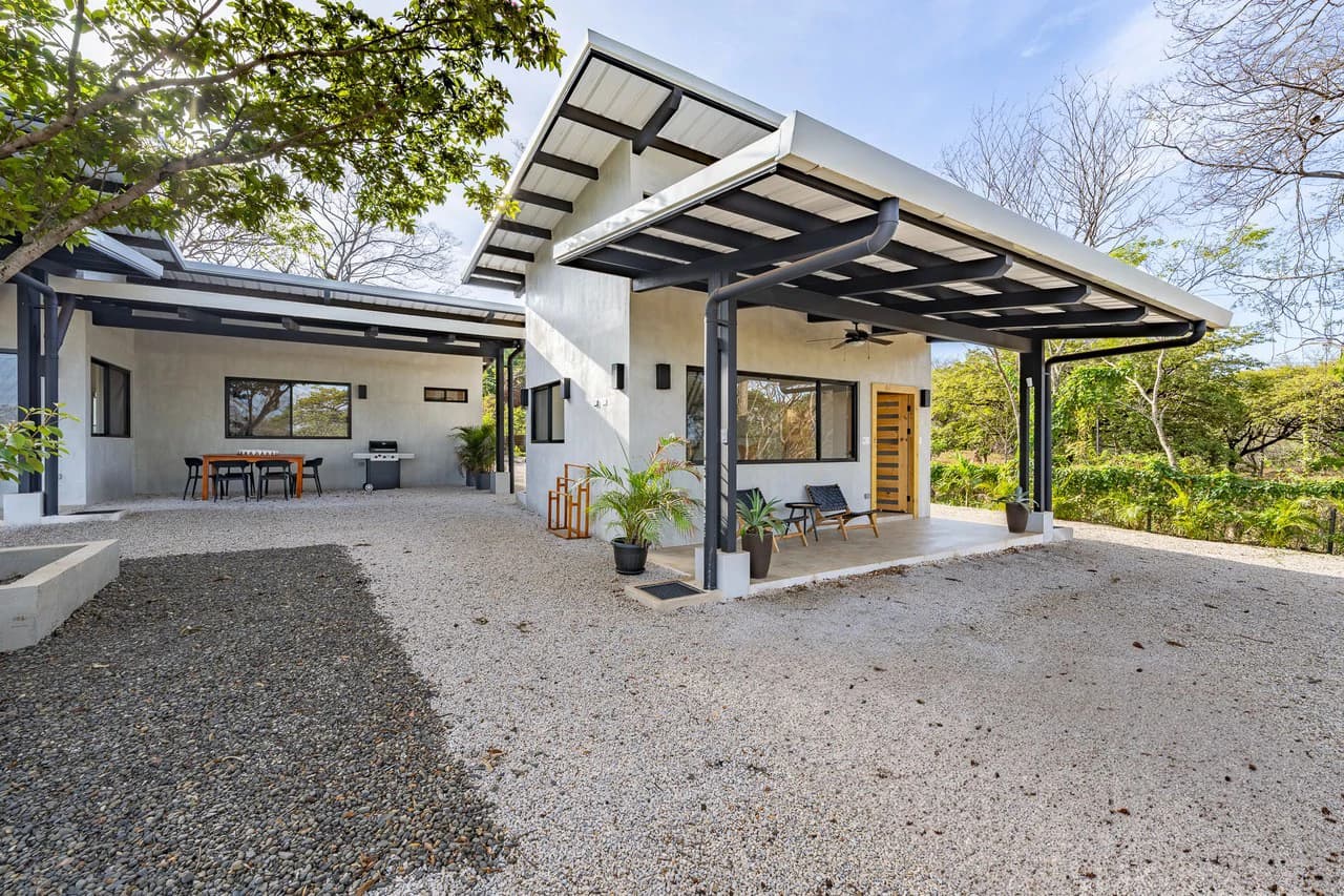 Casa Serena: Modern Villa with Pool and Guest House - photo 4
