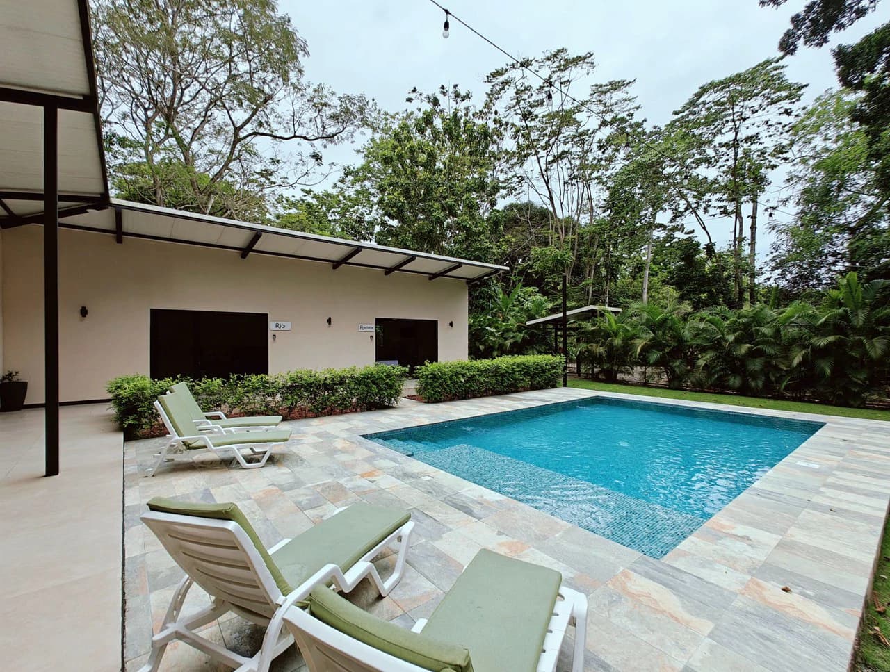 ID 751: Turn-Key Villa with Proven Income Near Cahuita National Park – Main House, Casita, and Stunning Pool on Over Half an Acre - photo 3